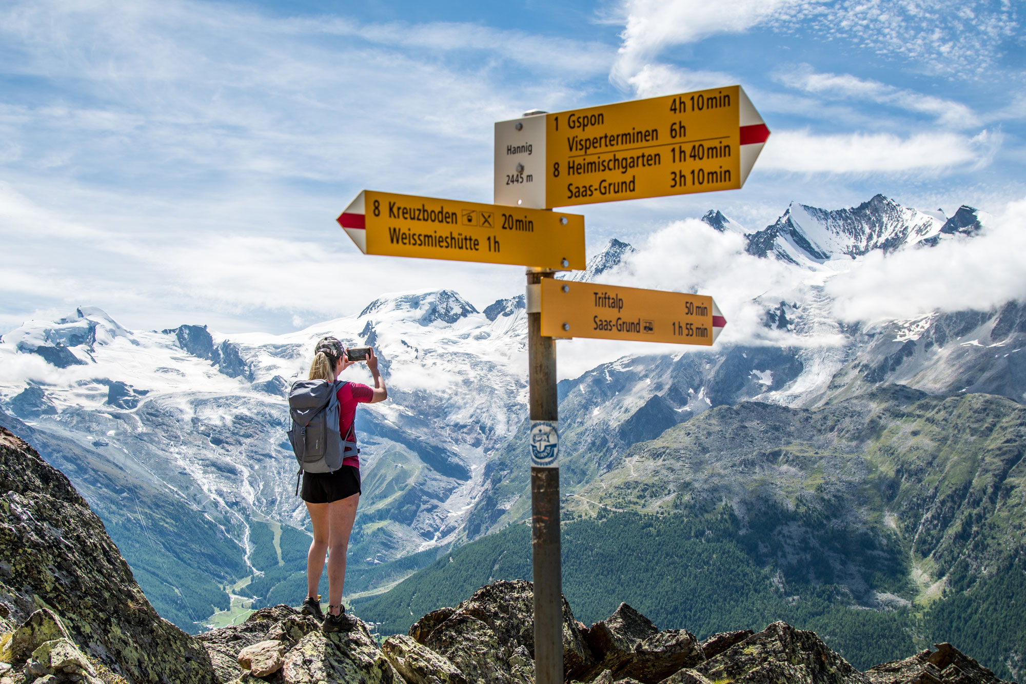 Aussichtsreiche Höhenwanderungen eingebettet in den höchsten Bergen der Schweiz. © Saastal Tourismus AG/Puzzle Media
