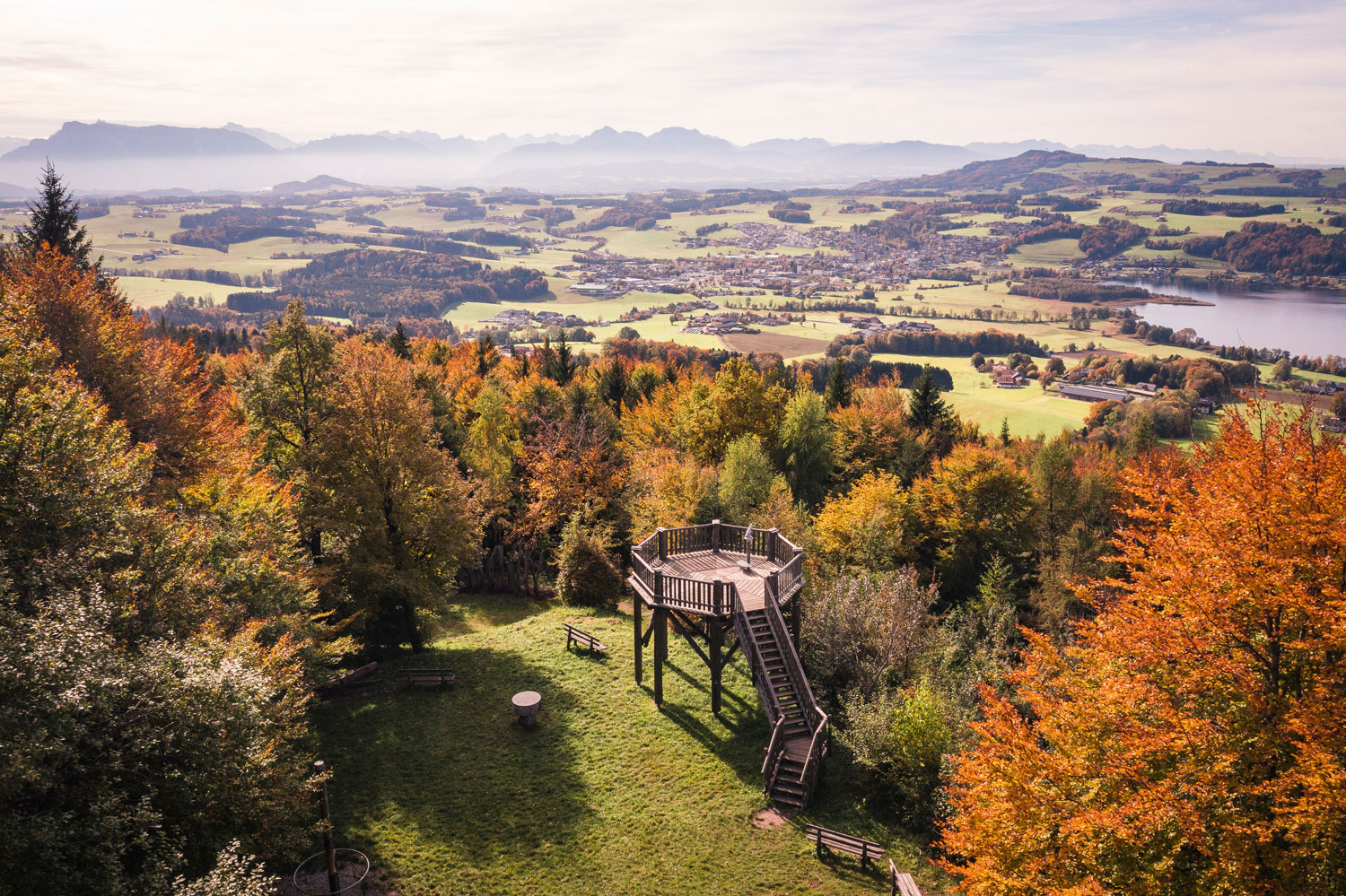 Buntes Herbstpanorama – Buchberg Aussichtsturm © Heiko Mandl