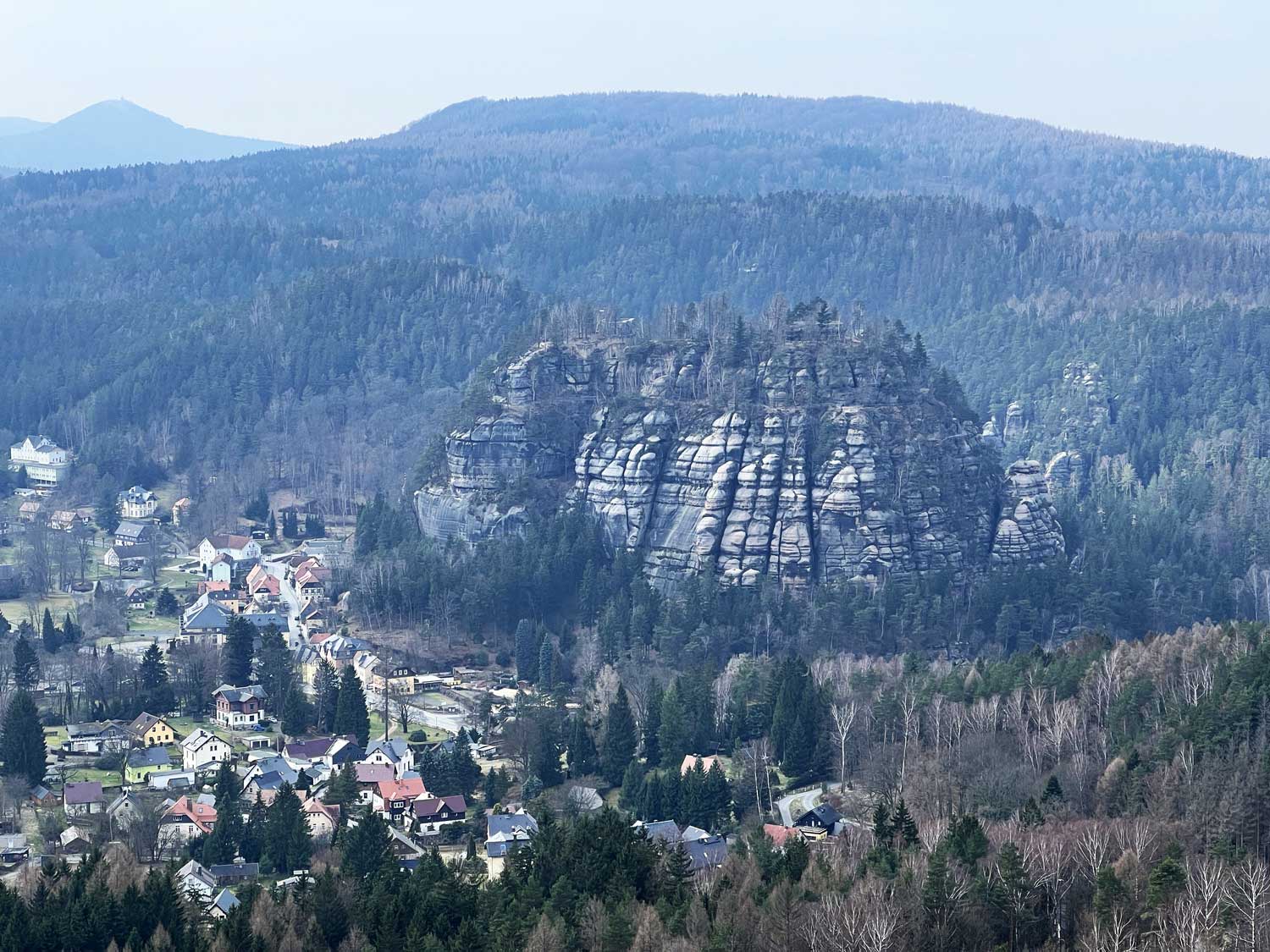 Der Felsbrocken Oybin © Jarle Sänger