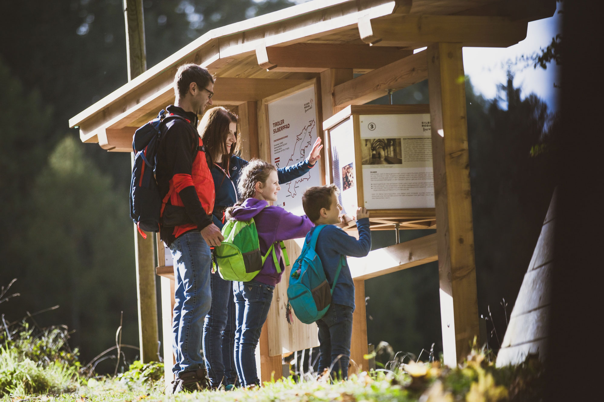 Mit Kinder spielerisch und interaktiv den Tiroler Silberpfad erleben © Mia Maria Knoll