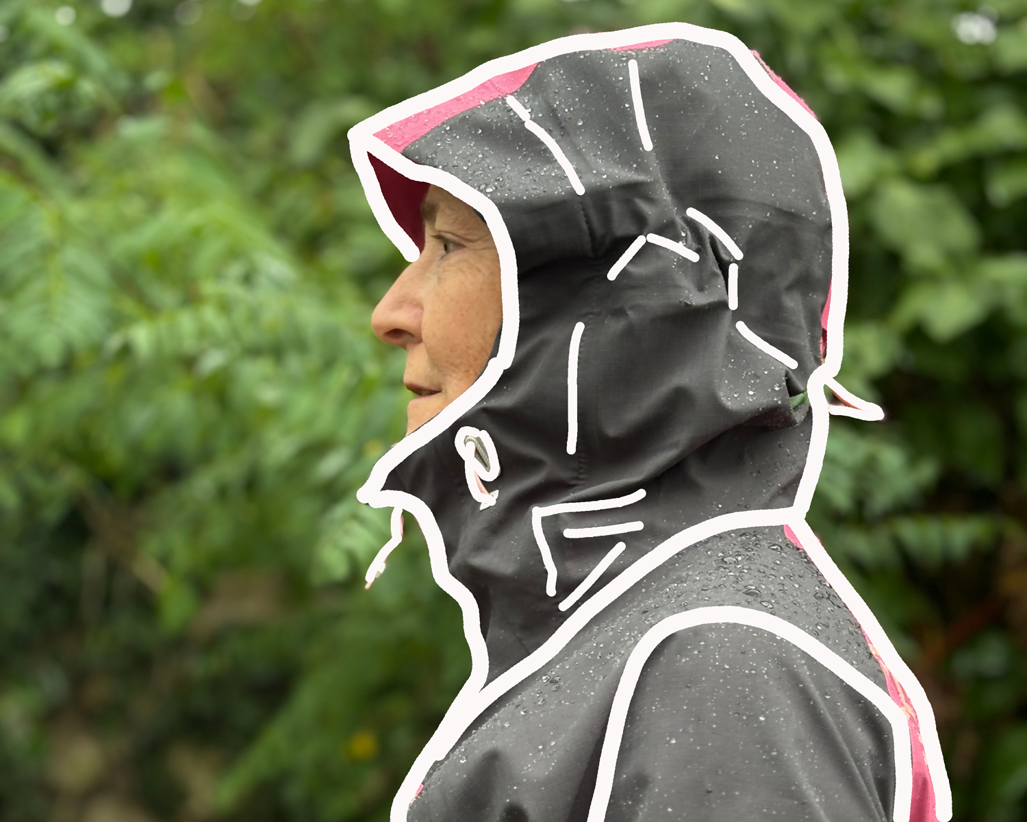 Eine strapazierfähige 3-Lagen-Jacken kann mehr als nur Regen abhalten © U. Poller/ W. Todt