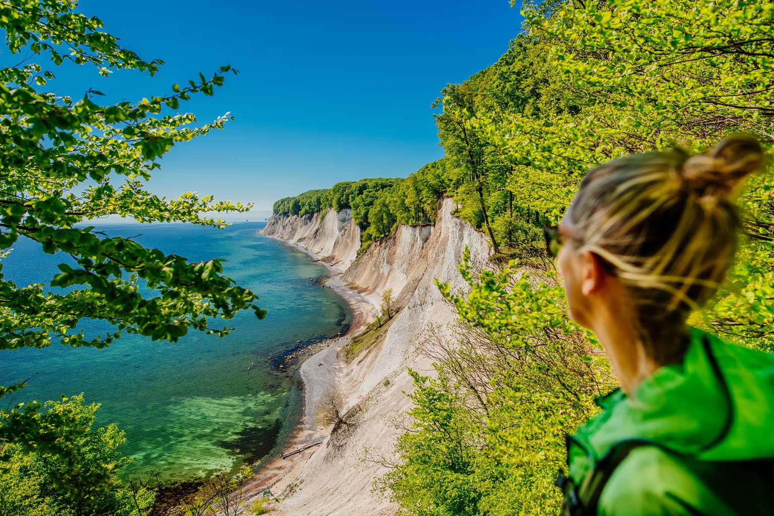 Einzigartige Ausblicke auf Rügens Kreidefelsen © Tourismusverband Rügen / Christian Thiele
