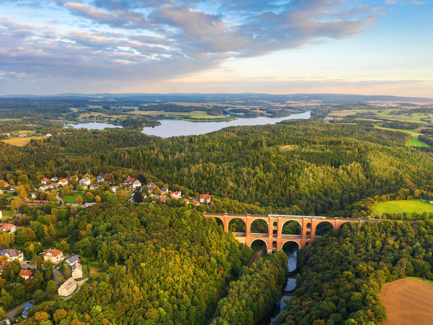 Talsperre Pöhl und die Elstertalbrücke © Archiv TVV, S.Theilig