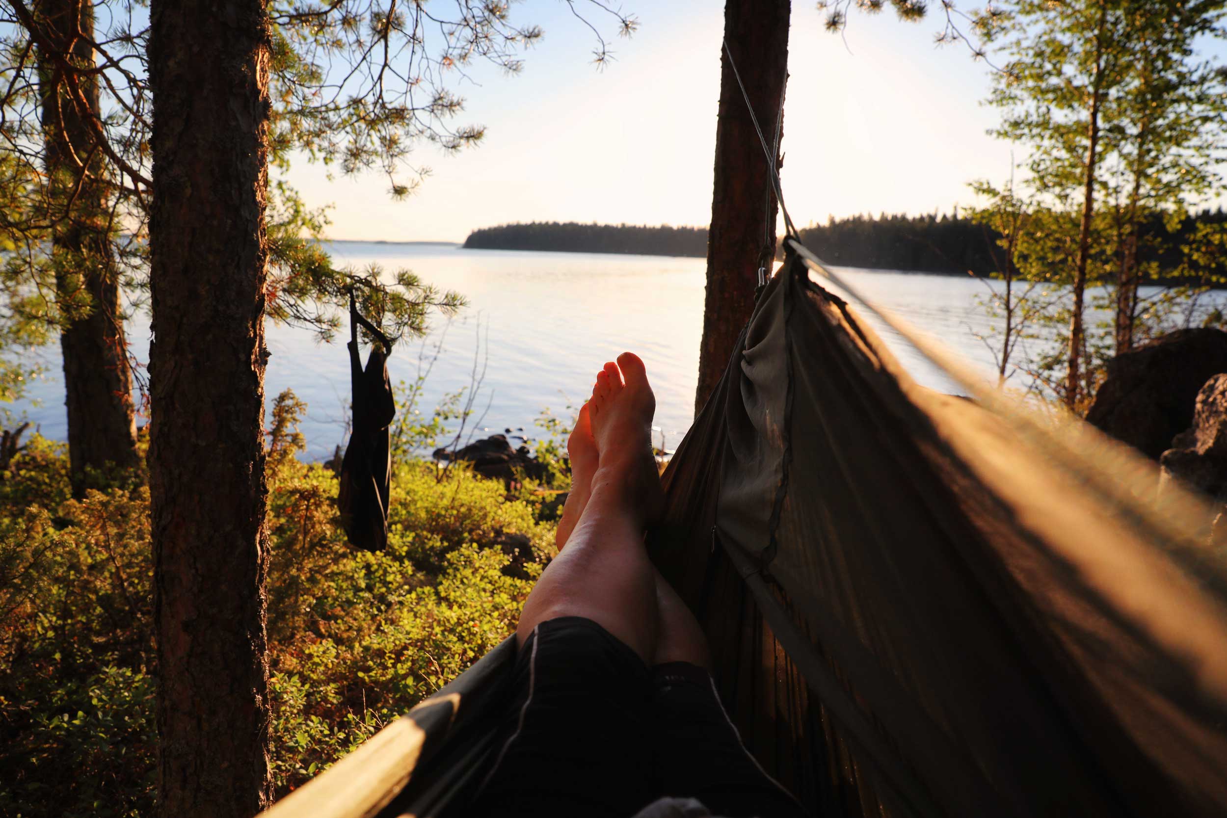 Blick aus Hängematte zum See