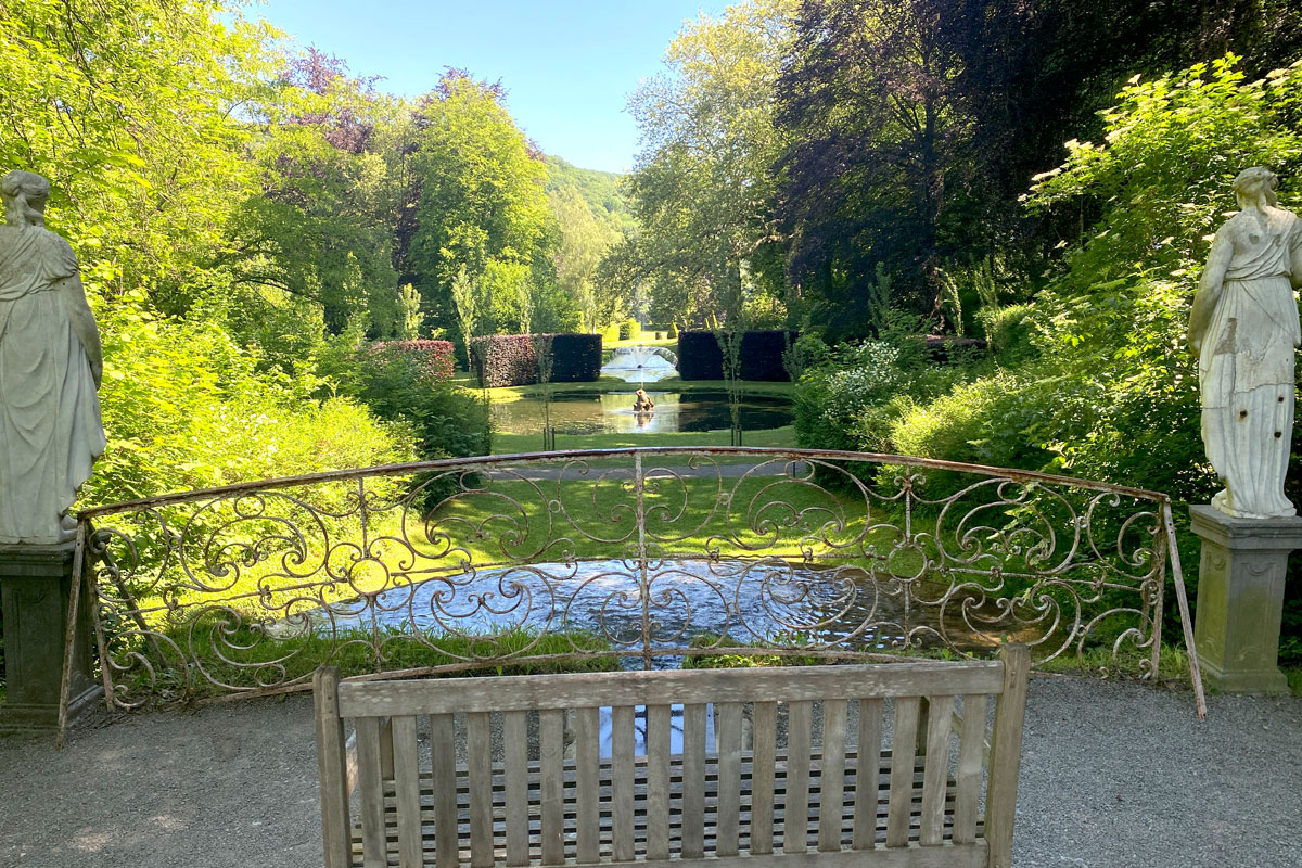 Blickachse durch den Wassergarten von Annevoie