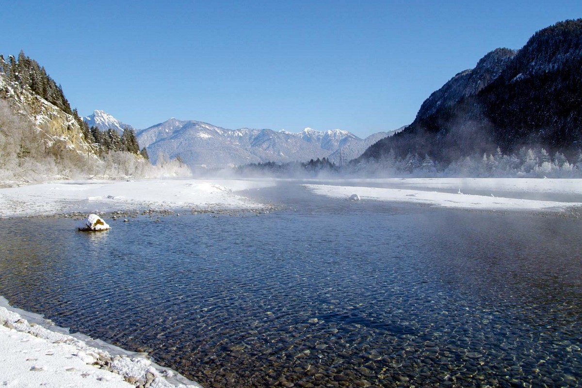 Der Wildfluss Lech im Winter  © Robert Eder