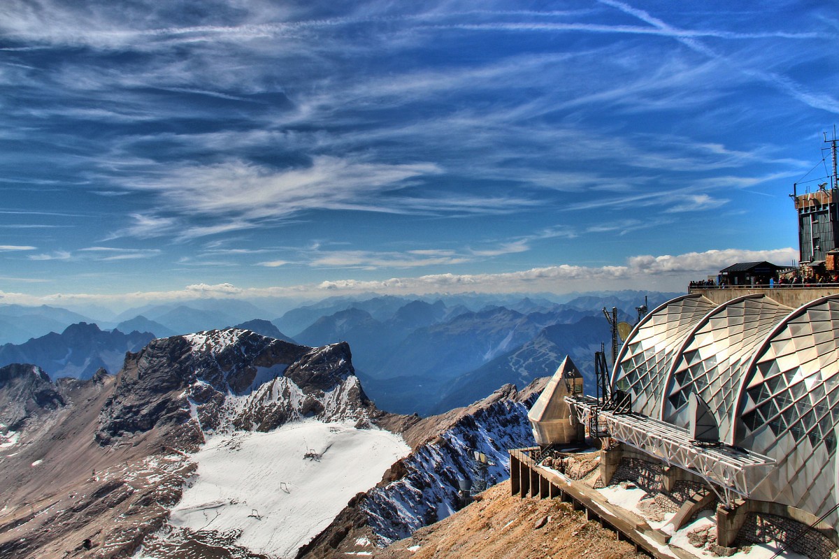 Der Schneeferner an der Zugspitze mit Skiliften © Pixabay