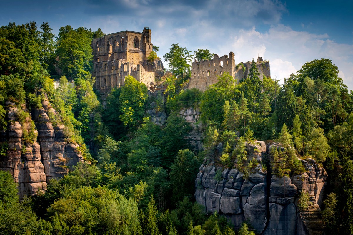 Burg Oybin ist eines der Highlights auf dem Oberlausitzer Bergweg © Jiri Stejskal