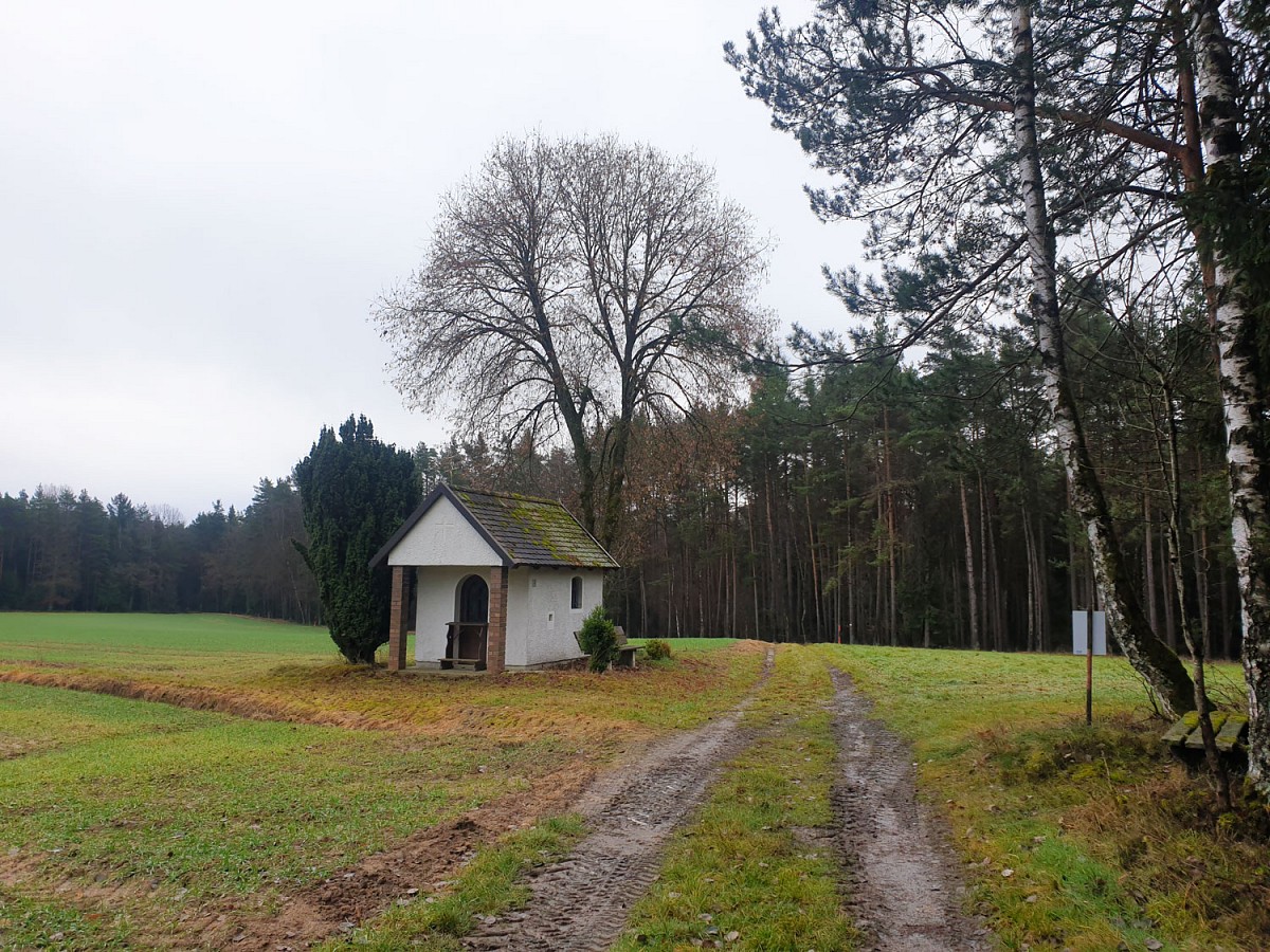 Namensgeberin der Runde: die kleine Pfaffenödkapelle © Anja Pfeffer