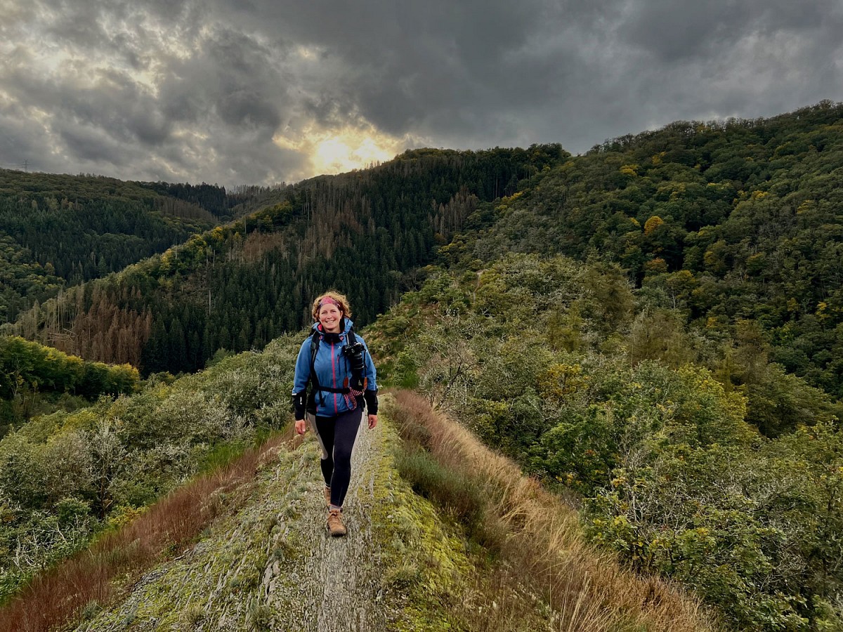 Die Lee bezeichnet auf Luxemburgisch einen Felsgrat, ein Charakteristikum des Escapardenne Lee Trails.