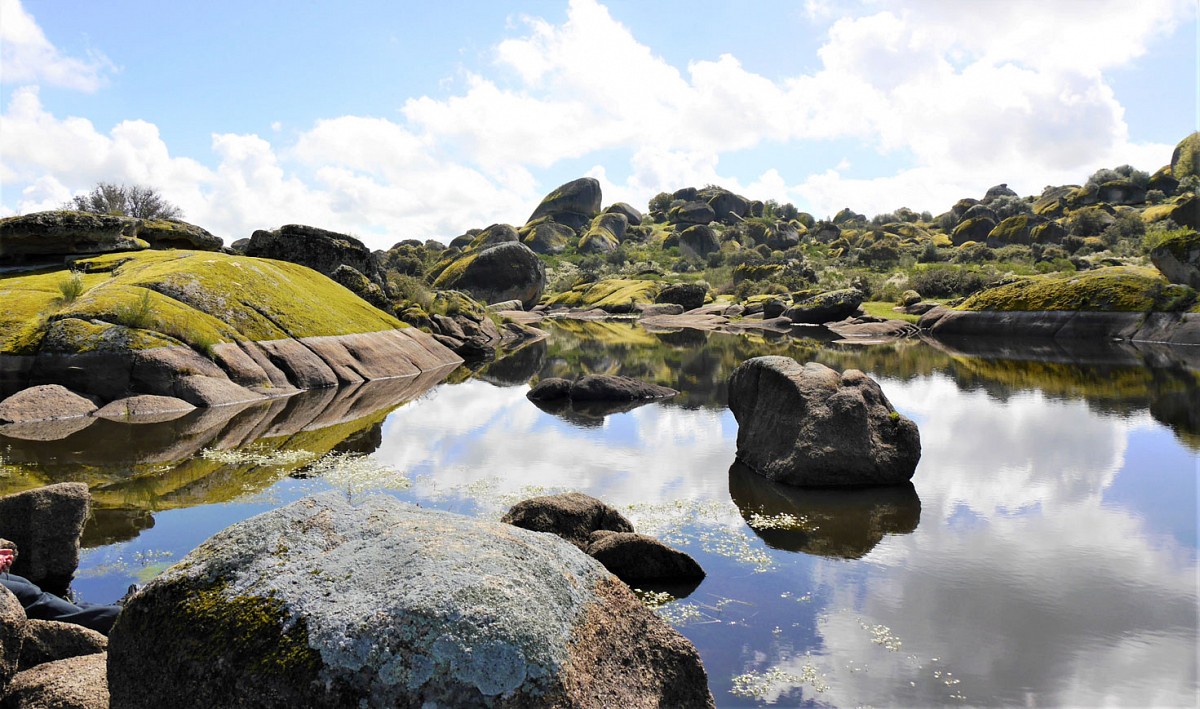 Der Naturpark Los Barruecos ist geprägt von einer faszinierenden Landschaft aus Granitfindlingen.