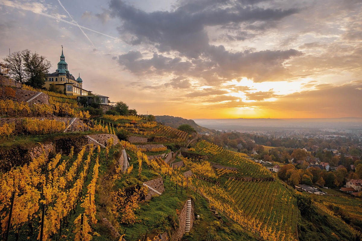 Sonnenuntergang am historischen Spitzhaus © Sabine Lehmann