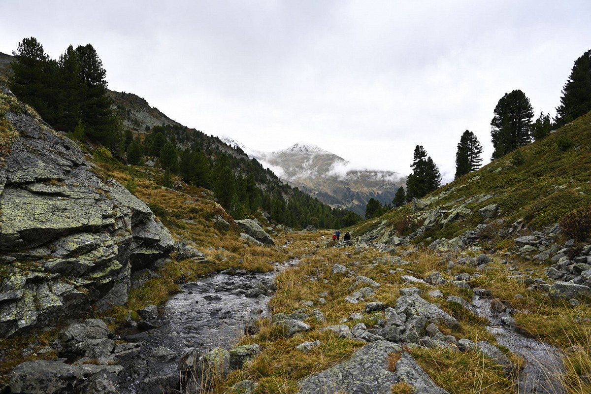 Die verschiedenen Landschaften, hier in der Schweiz, sind auch bei Regenwetter beeindruckend. © Stefanie Ball