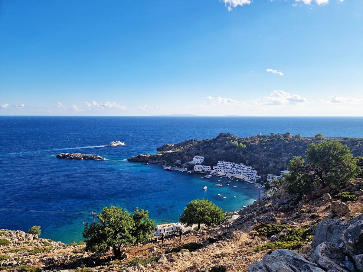 Blick zurück auf Loutro, nur zu Fuß oder per Wassertaxi erreichbar