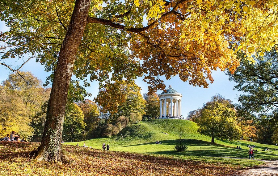 Herbstlicher Blick auf den Englischen Garten