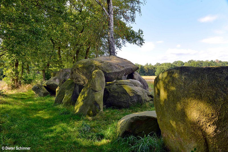 Hünenweg von Osnabrück nach Groningen, Hekeser Hünengrab