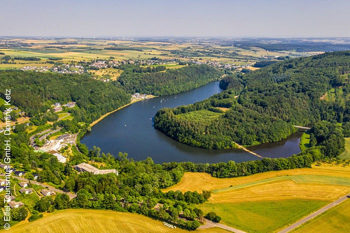 Südeifel, Blick auf den Stausee Bitburg