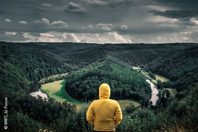 Aussicht auf die Semois und den Tombeau du Géant