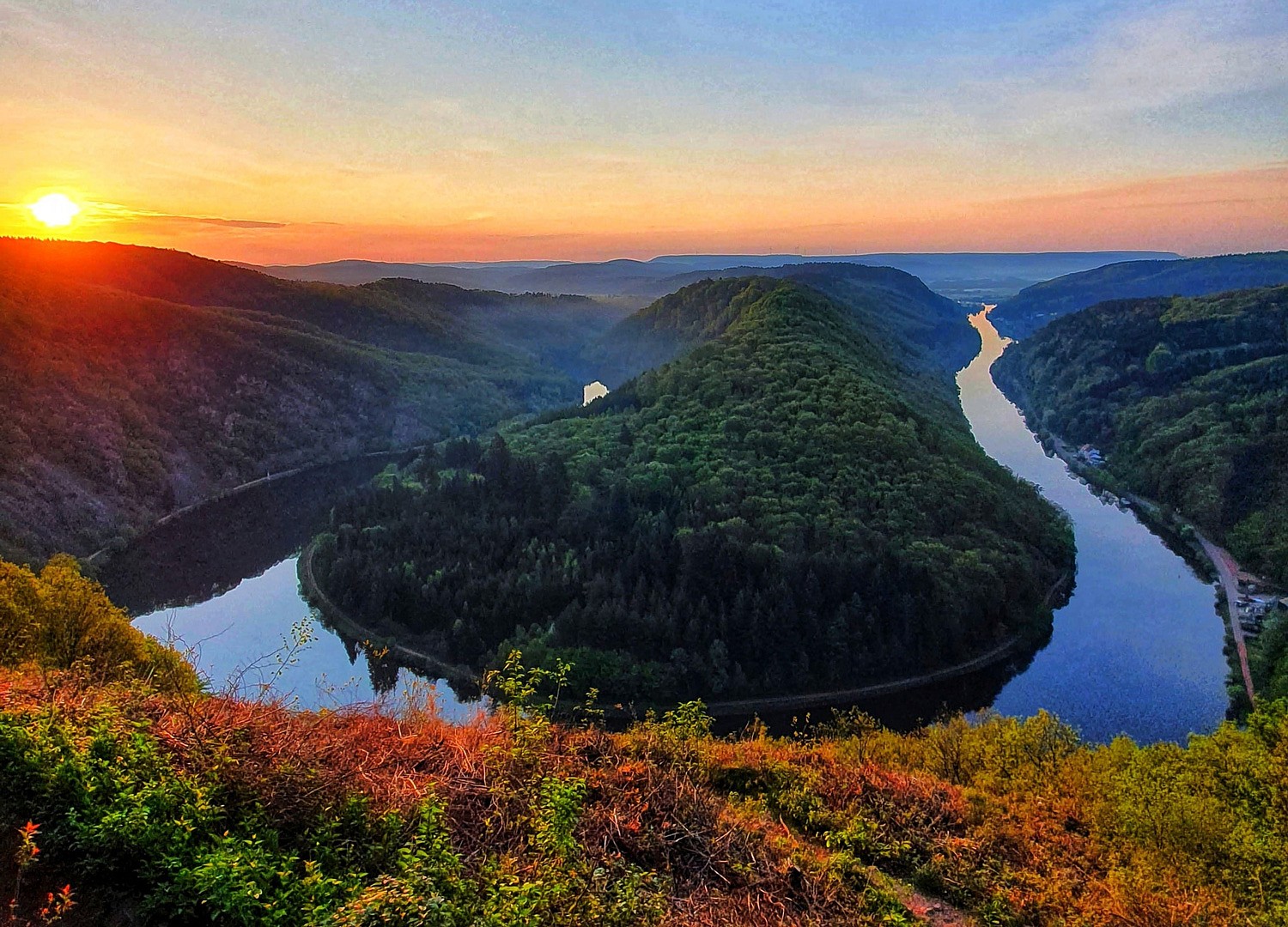 pspan-stylefont-size18pxspan-stylefont-familyTahomaGenevasans-serifDie-markante-Saarschleife-bei-Sonnenaufgang-zu-erwandern-z-B-uumlber-die-Tafeltour-Saarschleifenbspcopy-Daniel-Halfarspanspanp