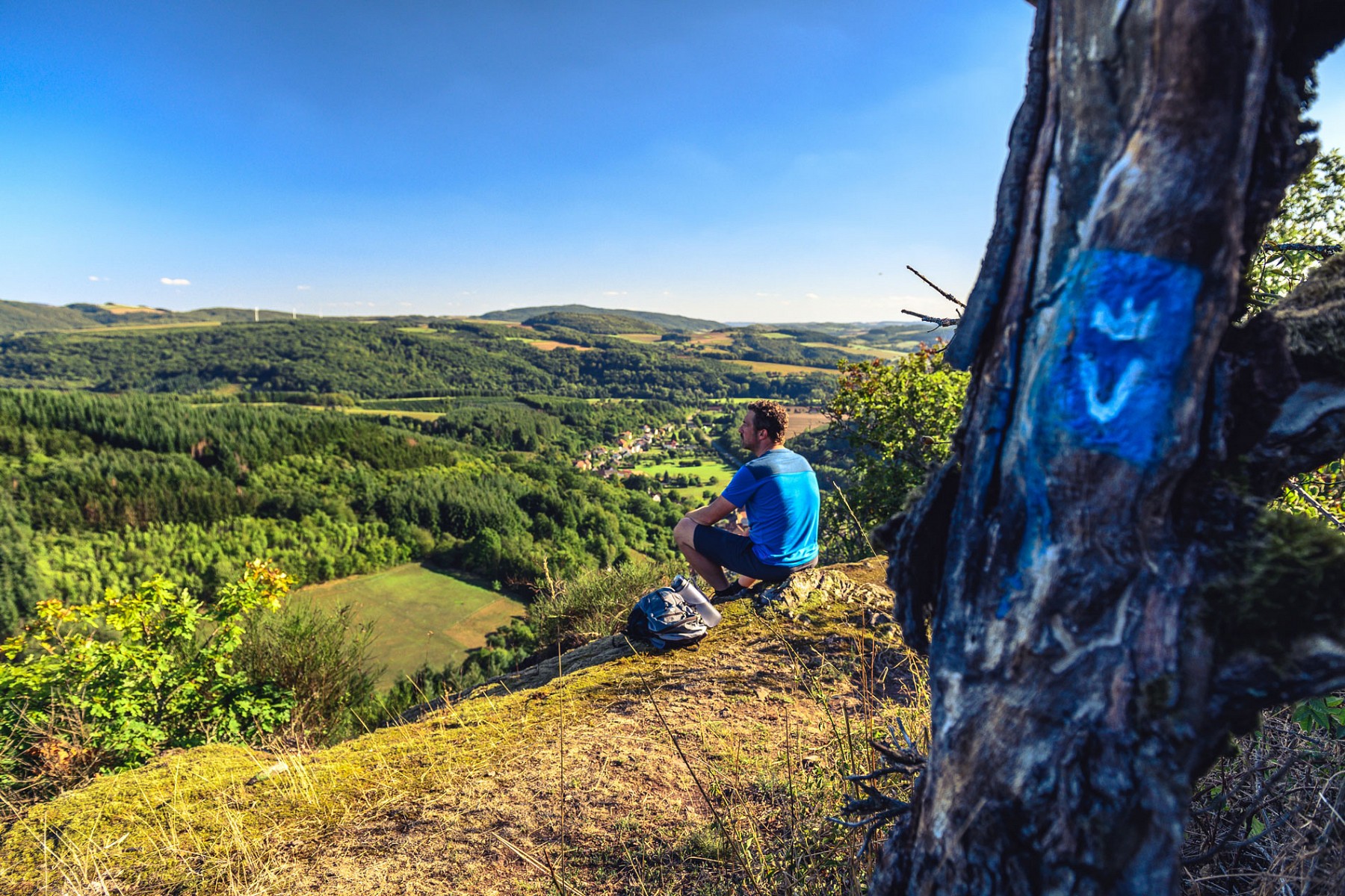 pRast-auf-demnbspVeldenz-WanderwegppDie-Aussicht-uumlber-das-Pfaumllzer-Bergland-ist-ein-willkommenernbspGenussmomentp