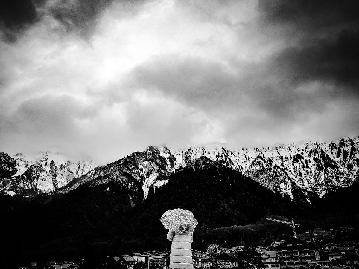 pquotAlone-in-Alpsquot-E1-in-der-Schweizbr-Fotograf-Dhanvanth-Ramanbr-Siegerfoto-in-der-Kategorie-emMensch-und-Naturemp