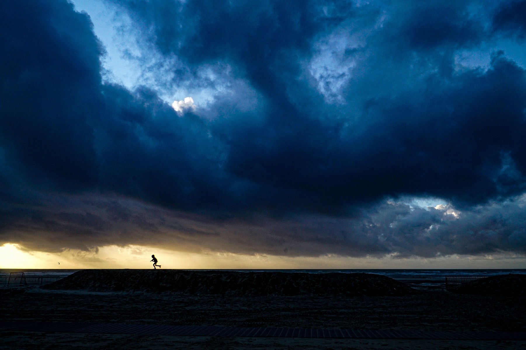 pquotEscape-from-the-stormquot-R1-in-Frankreichbr-Stephane-Navaillesbr-Siegerfoto-in-der-Kategorie-emMensch-amp-Naturemp