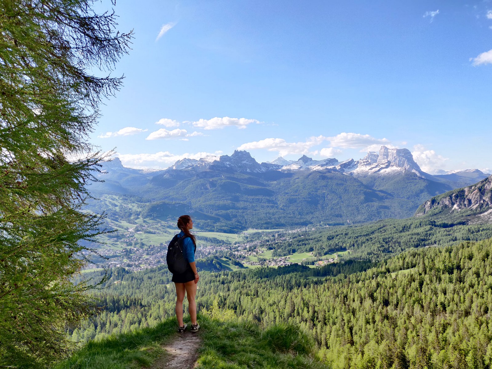 pstrongDie-blassen-Bergestrongppspan-stylefont-size14pxDie-Dolomiten-blicken-auf-250-Millionen-Jahre-zuruumlck-ndash-stille-Riesen-die-Wanderfans-immer-schon-in-den-Bann-zogennbspbdquoEnrosadiraldquo-heiszligt-das-Phaumlnomen-das-die-sonst-sogenannten-bdquoBlassen-Bergeldquo-bei-Sonnenauf--und-untergang-in-Farbtoumlnen-von-gluumlhendem-Rot-bis-dunkel-werdendem-Violett-erstrahlen-laumlsst-Die-Besonderheiten-der-Natur-laumlsst-sich-z-B-auf-Touren-durch-dennbspspanspan-stylefont-size14pxa-hrefhttpswwwdolomitiorgdecortinaexperiencestrekkingmalga-ra-stua-alm-targetblankNaturparknbspder-Ampezzaner-Dolomitena-erlebenspanpp-styletext-alignrightspan-stylefont-size12pxFoto-copy-Cortina-Marketingspanp