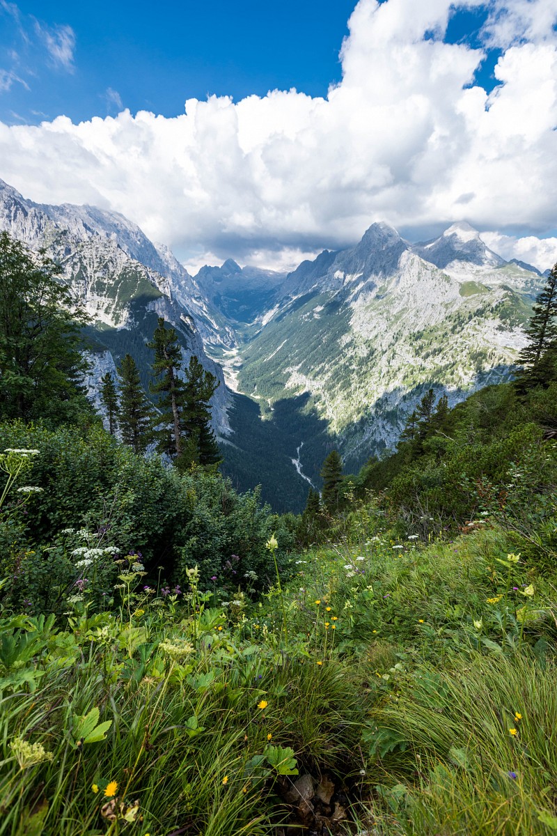 pEin-atemberaubender-Blick-ins-Reintal-Das-war-der-Lieblingsplatz-von-Koumlnig-Ludwig-IIp